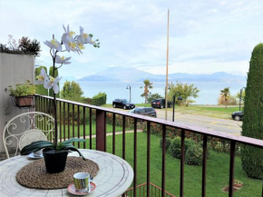 5 STAR SIRMIONE WITH PRIVATE BEACH AND GARAGE
